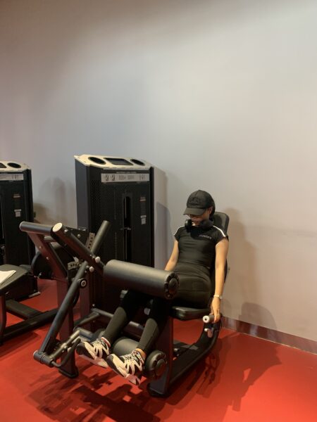 Tập gym cân đối bắp đùi