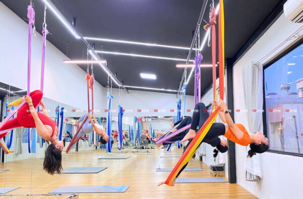 Khái Niệm Yoga Bay Là Gì? Địa Chỉ Học Bộ Môn Yoga Tại Quận 7 yoga bay