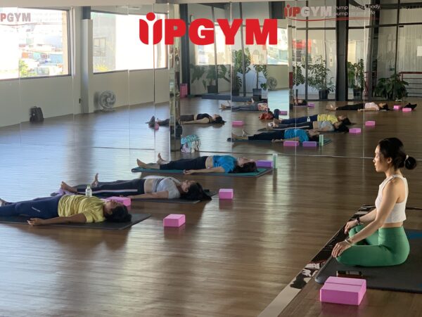 Yoga Cải Thiện Giấc Ngủ Chỉ Sau 1 Đêm? UP GYM - Hệ Thống Lớp Tập Giảm Cân Chuẩn Khoa Học