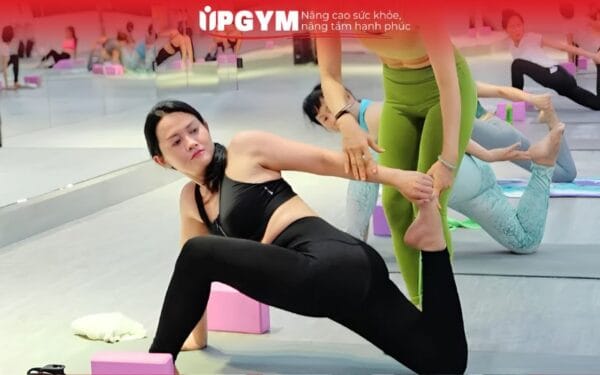 Top 1 Tập Yoga Chữa Đau Lưng Quận 7: Phục Hồi Cột Sống Cho Dân Văn Phòng tập yoga chữa đau lưng quận 7