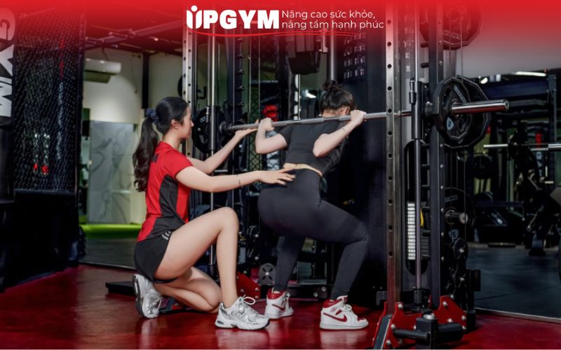 Thuê PT gym giá bao nhiêu tiền? Cập nhật bảng giá 2026 Yếu tố ảnh hưởng đến chi phí thuê PT gym